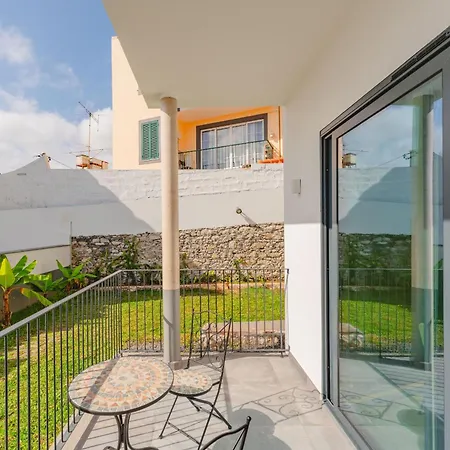 Flh A Quinta Do Conde Yellow Balcony Flats * فونشال